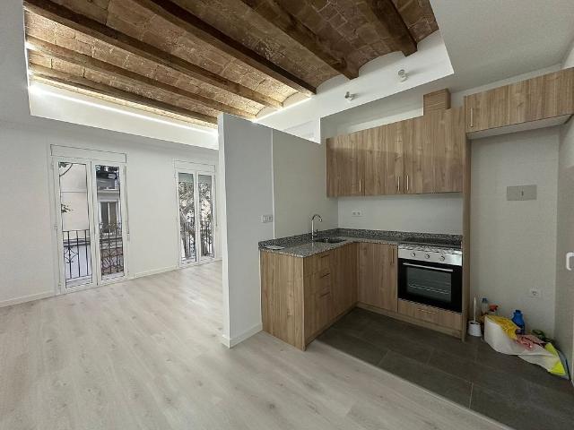 Estudio en alquiler en calle De Juan de Sada, Barcelona, de 42 m² por 1.250