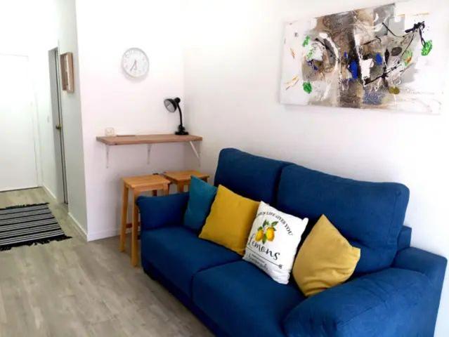 Estudio en alquiler en Calle de la Loma, cerca de Calle San Pascual