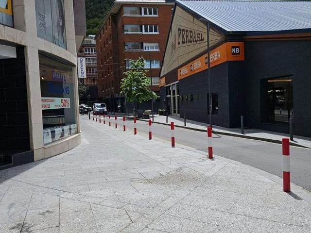 Estudio en alquiler en calle De L'aigüeta, Andorra la Vella, de 32 m² por 1.200