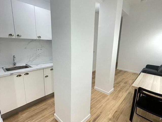 Estudio en alquiler en calle De Les Torres, Barcelona, de 25 m² por 800