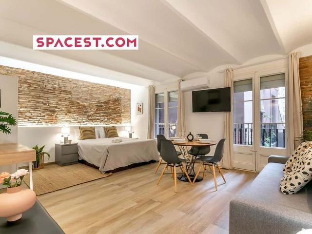 Estudio en alquiler en calle De Les Carretes, Barcelona, de 55 m² por 1.495