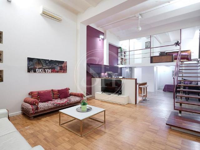 Estudio en alquiler en calle De Les Flors, Barcelona, de 72 m² por 1.250