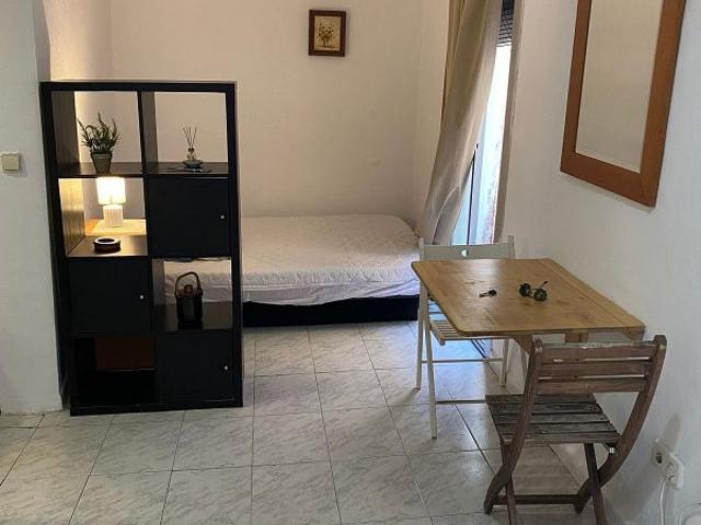 Estudio en alquiler en calle De L'espaseria, Barcelona, de 39 m² por 880