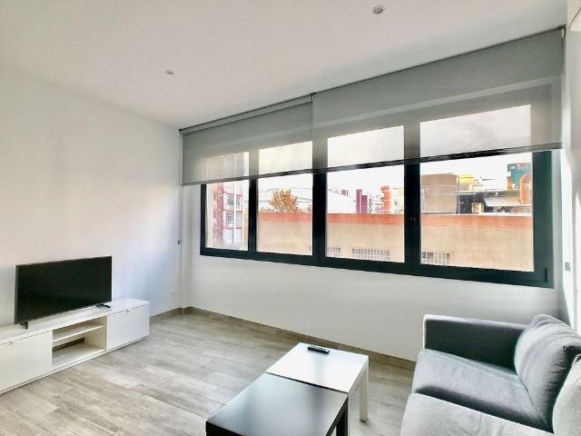 Estudio en alquiler en calle De Pallars, Barcelona, de 55 m² por 1.200
