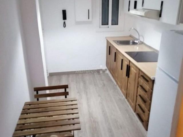 Estudio en alquiler en calle De Sant Lluís, Barcelona, de 27 m² por 1.150 €