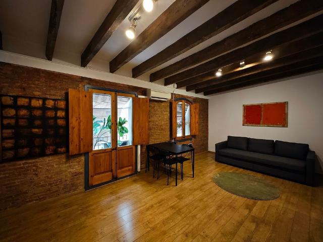 Estudio en alquiler en calle De Sant Miquel, Barcelona, de 33 m² por 800
