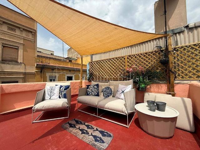 Estudio en alquiler en calle De Sant Miquel, Barcelona, de 33 m² por 1.950
