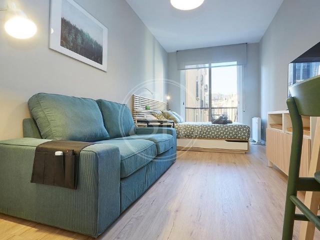 Estudio en alquiler en calle De Saragossa, Barcelona, de 27 m² por 1.250