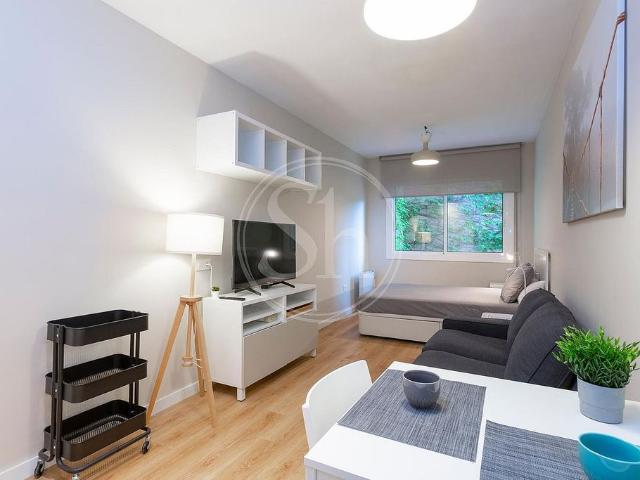Estudio en alquiler en calle De Saragossa, Barcelona, de 28 m² por 1.250