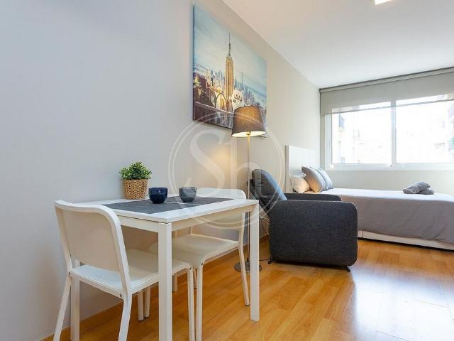 Estudio en alquiler en calle De Saragossa, Barcelona, de 30 m² por 1.095