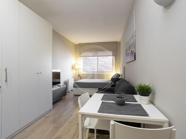 Estudio en alquiler en calle De Saragossa, Barcelona, de 33 m² por 1.150