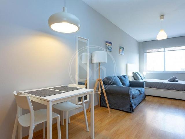 Estudio en alquiler en calle De Saragossa, Barcelona, de 33 m² por 1.250