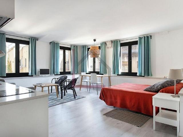 Estudio en alquiler en calle De Trafalgar, Barcelona, de 40 m² por 1.300