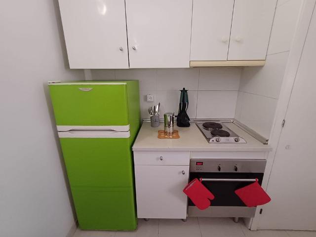 Estudio en alquiler en calle De Viladomat, Barcelona, de 23 m² por 880