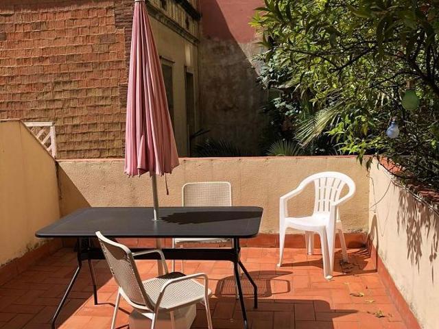 Estudio en alquiler en calle Del Torrent de Les Flors, Barcelona, de 21 m² por 730