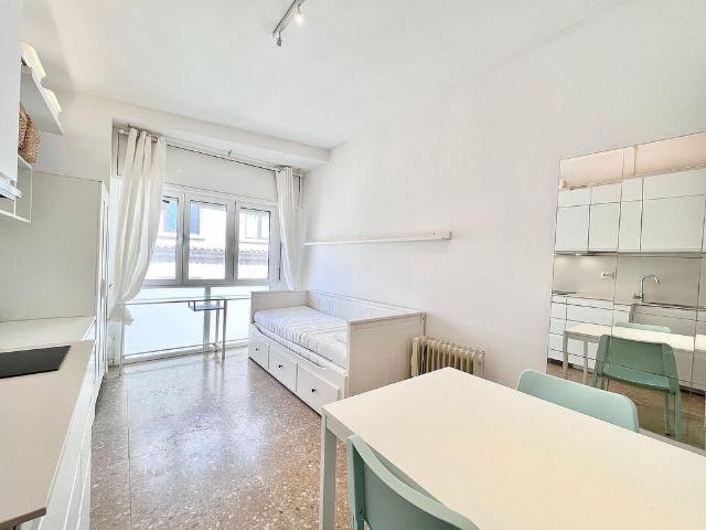 Estudio en alquiler en calle Del Francolí, Barcelona, de 21 m² por 868