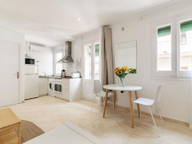 Estudio en alquiler en calle Del Mar, Barcelona, de 34 m² por 1.000