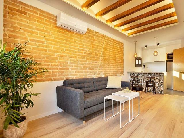 Estudio en alquiler en calle Del Poeta Cabanyes, Barcelona, de 70 m² por 1.160