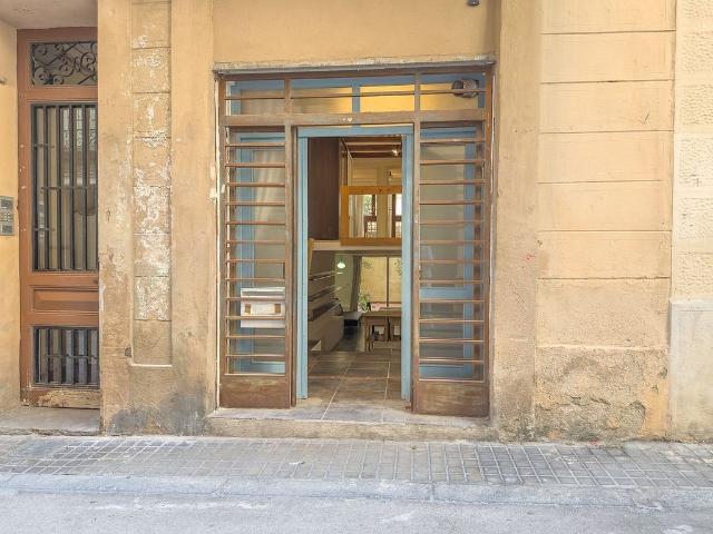 Estudio en alquiler en calle Del Progrés, Barcelona, de 80 m² por 1.300