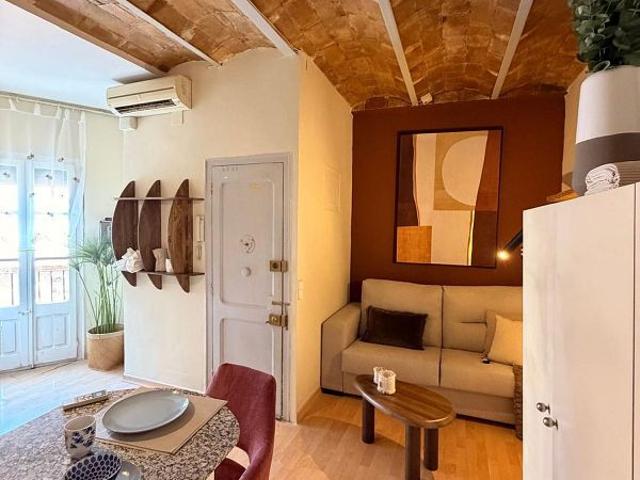 Estudio en alquiler en calle Del Rec, Barcelona, de 30 m² por 1.250