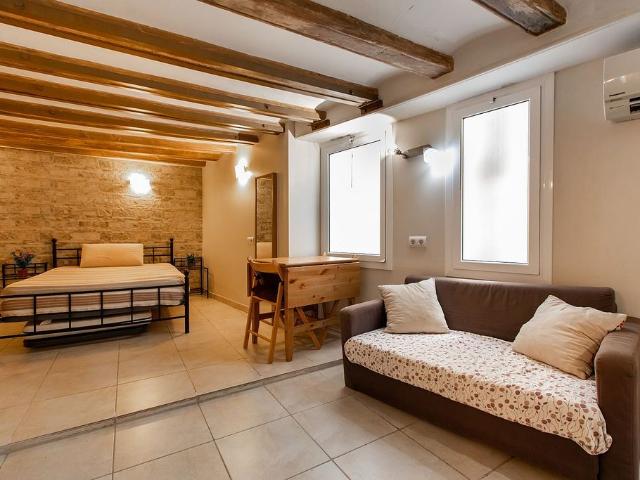Estudio en alquiler en calle Dels Canvis Vells, Barcelona, de 25 m² por 800
