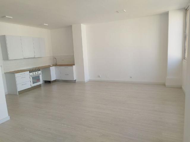 Estudio en alquiler en calle D'espronceda, Barcelona, de 61 m² por 950