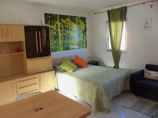 Estudio en alquiler en calle D'estruc, Barcelona, de 45 m² por 1.300