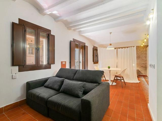 Estudio en alquiler en calle Guitert, Barcelona, de 35 m² por 1.000