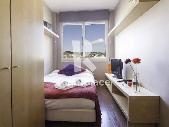 Estudio en alquiler en calle Gran Via de Les Corts Catalanes, Barcelona, de 19 m² por 800