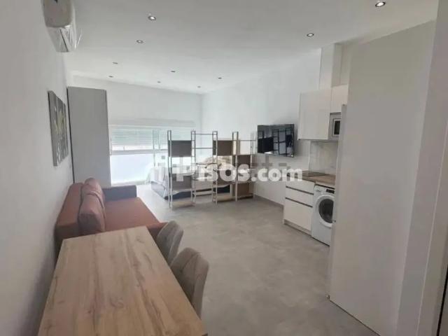 Estudio en alquiler en Calle Letonia