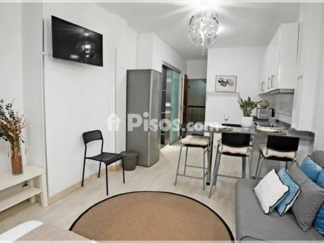 Estudio en alquiler en Calle Sagasta, cerca de Calle de La Gomera