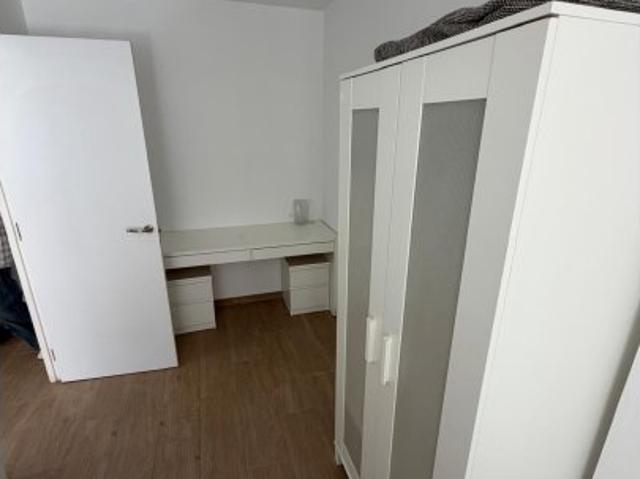 Estudio en alquiler en Cornellà de Llobregat, Barcelona
