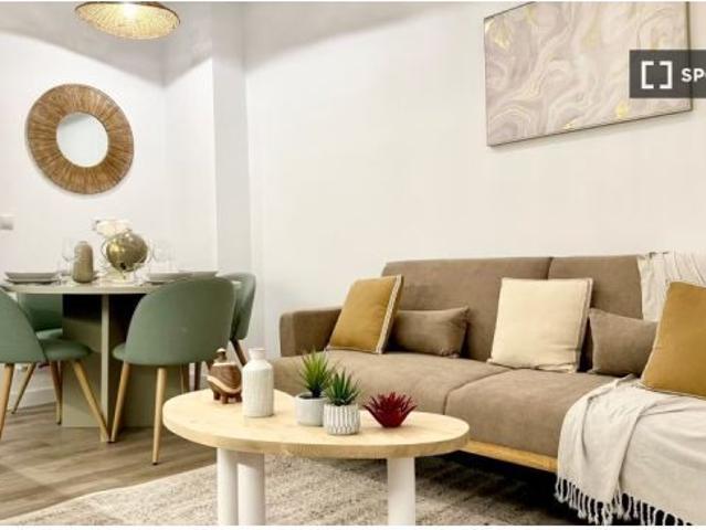 Estudio en alquiler en Cortes, se admiten parejas
