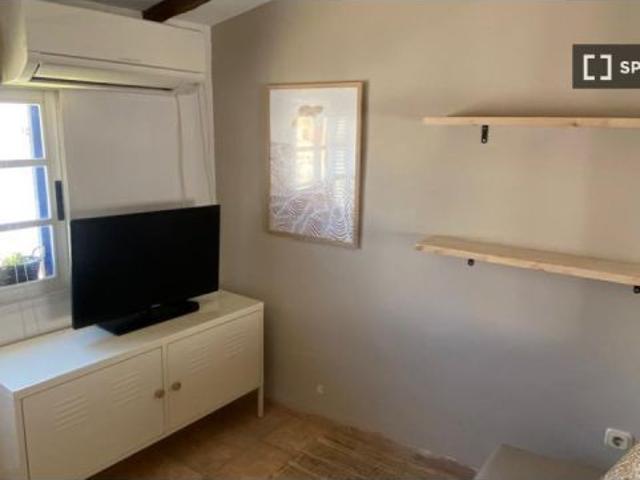 Estudio en alquiler en El Carme, WiFi incluido