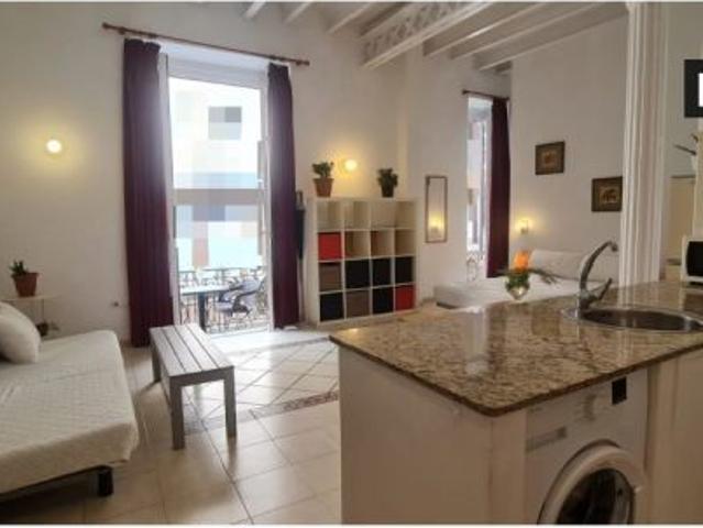 Estudio en alquiler en El Raval, gastos incluidos