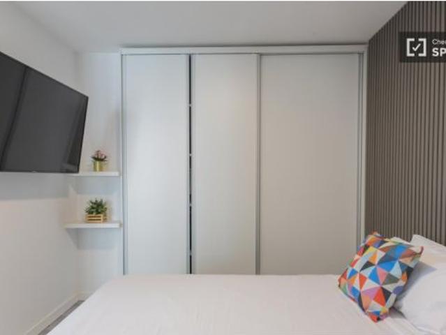 Estudio en alquiler en En Corts, gastos incluidos