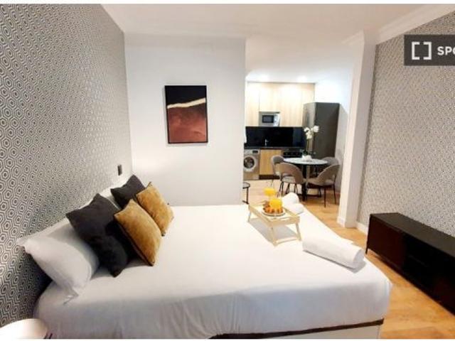 Estudio en alquiler en Puerta del Ángel, Madrid, gastos incluidos