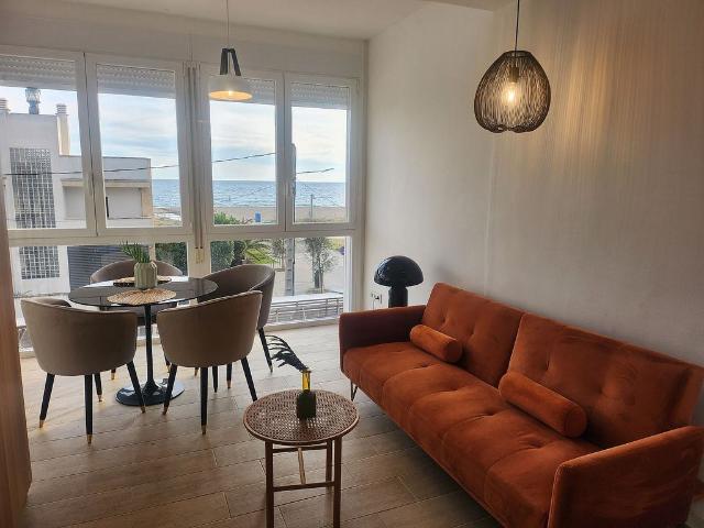 Estudio en alquiler en paseo Marítim, Castelldefels, de 28 m² por 1.100