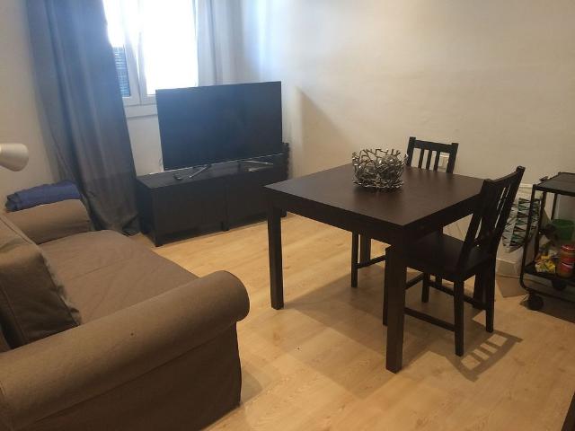 Estudio en alquiler en paseo De la Reina Elisenda de Montcada, Barcelona, de 30 m² por 1.000