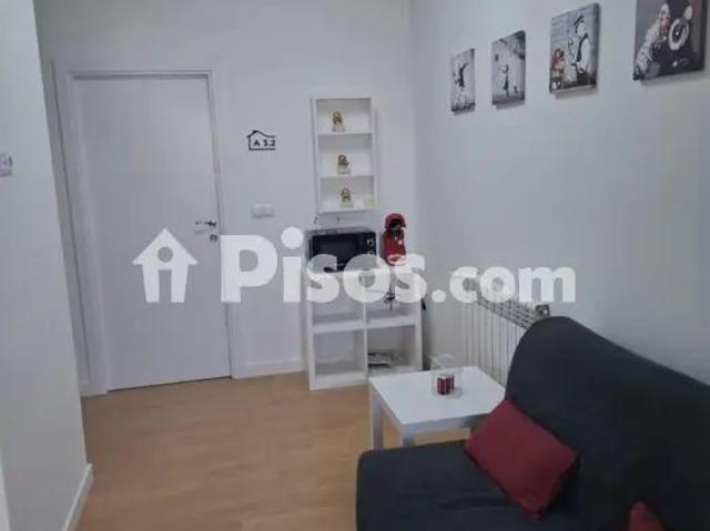 Estudio en alquiler en Residencia Estudiantil Con 26 Habitaciones