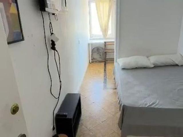 Estudio en alquiler en ronda De la Universitat, Barcelona, de 25 m² por 700