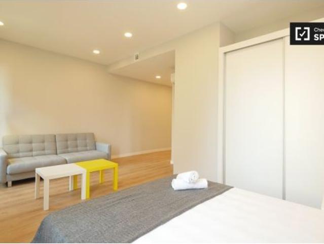 Estudio en alquiler en Sants, gastos incluidos