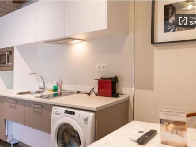 Estudio en alquiler en Sol, Madrid con suplemento profesional y de pareja