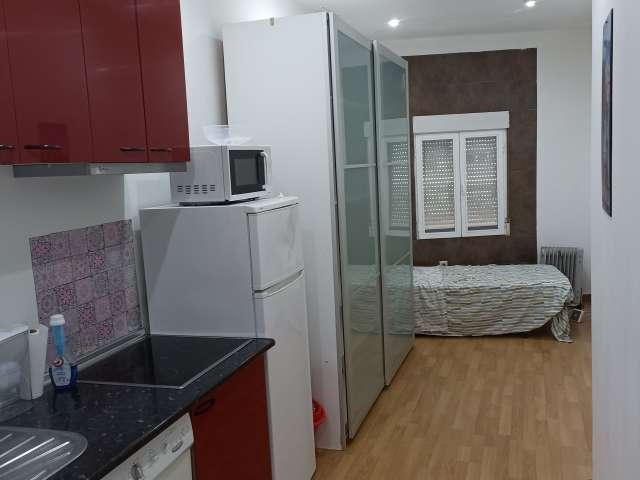 Estudio en alquiler en Valdeacederas, Madrid