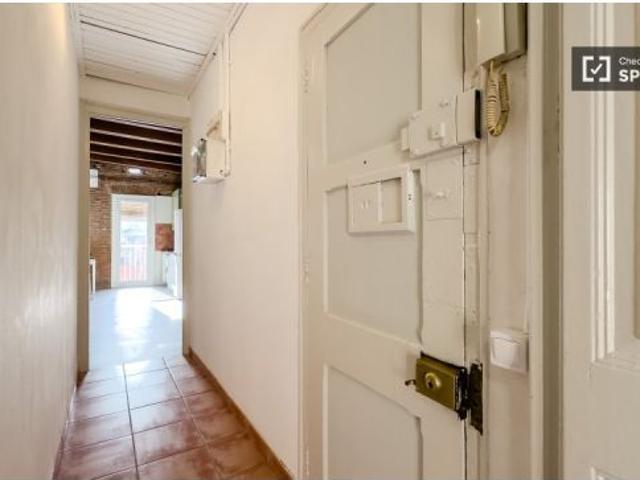 Estudio en alquiler en Vila de Gràcia, se admiten profesionales y parejas