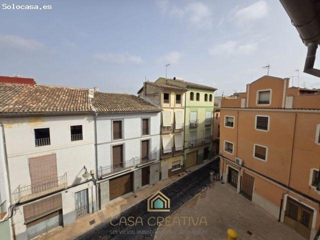 ESTUDIO EN ALQUILER EN XÀTIVA – BUHARDILLA CON TERRAZA Y VISTAS AL CASTILLO