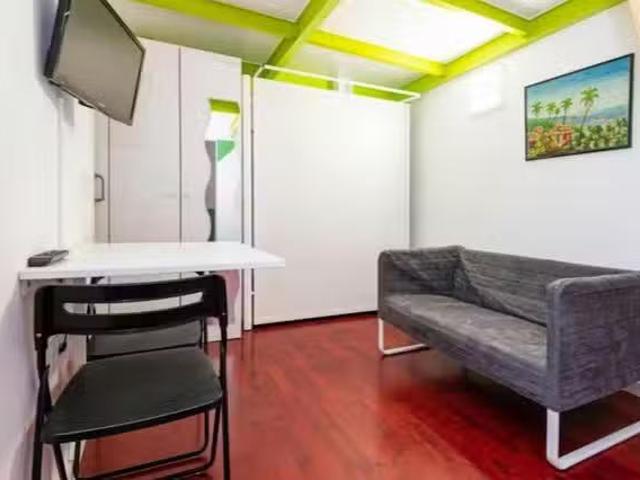 Estudio en Calle de Lavapiés, Embajadores
