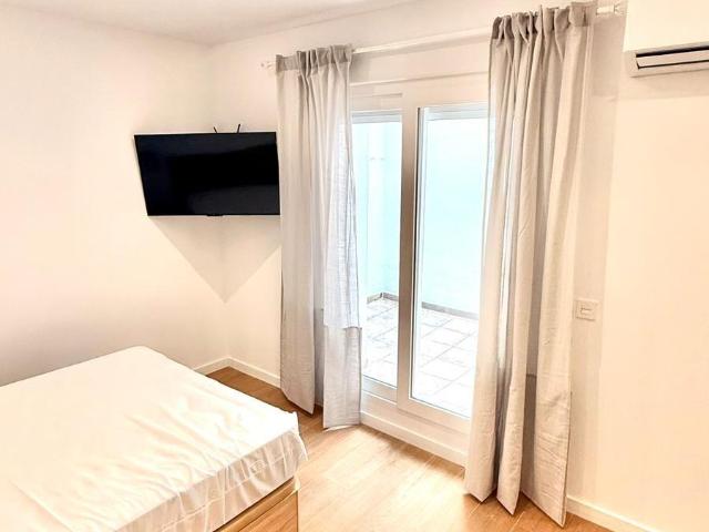 ✨ ESTUDIO EN PISO COMPARTIDO – DISPONIBLE 1 DE AGOSTO– PAREJAS O INDIVIDUAL – AVDA. CARLOS HAYA ✨