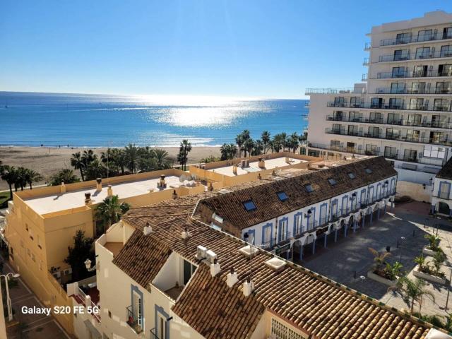 ESTUDIO EN PRIMERA LINEA DE PLAYA CON VISTAS AL MAR
