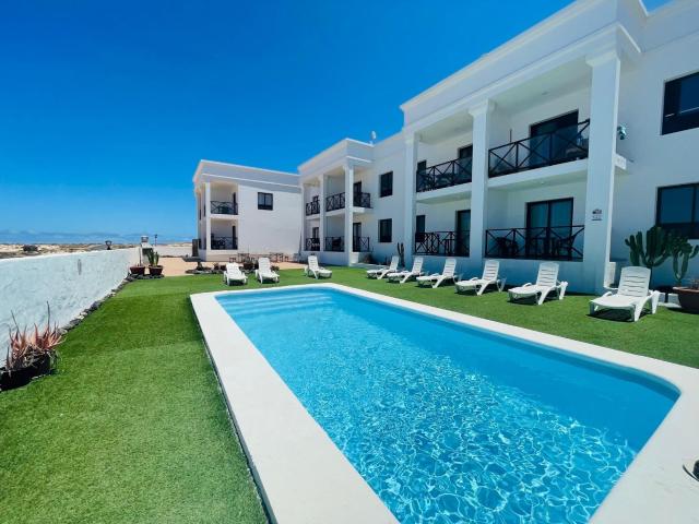 Estudio en primera línea de playa en venta en El Cotillo – Impresionantes vistas al mar y ubicación privilegiada